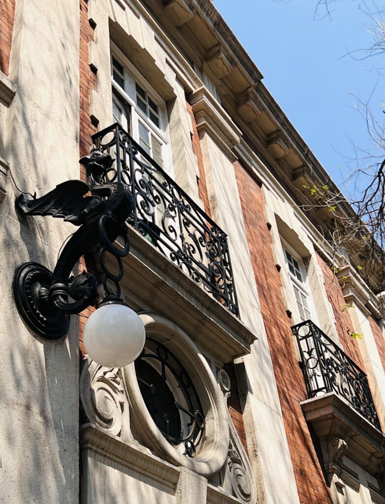 Ornate aristocratic finishes